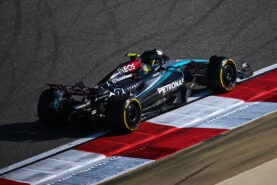 Bericht besagt, dass Adidas eingreift: Mercedes will Hamilton-Marken tauschen