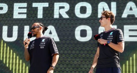 Pundits looking for story behind Verstappen team order refusal