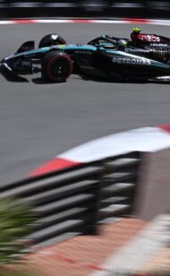 Red Bull Pengawasan: Fleksibilitas Sayap Baru Mercedes Dipertanyakan