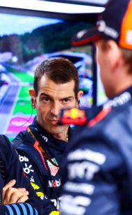 Mekies confirme l'arrivée de Lambiase chez McLaren, tandis que Verstappen reste de marbre.