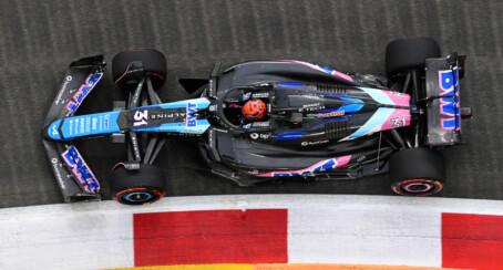 Renault RS16 F1 car launch pictures