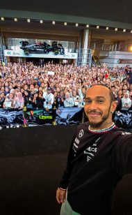 Hamilton se despide con emoción de PETRONAS en Malasia