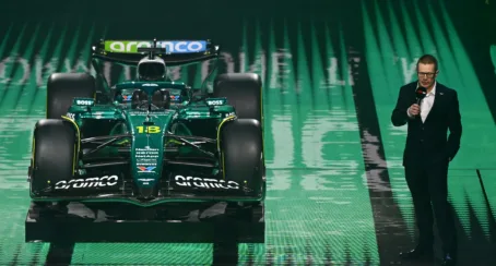 Revivez le lancement de la saison 2025 d'Aston Martin depuis F1 75