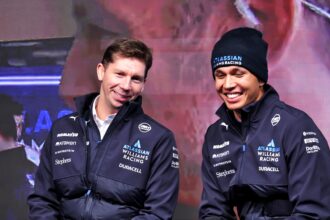 The Race to Lock Sainz & Albon: Inside Vowles’ 2026 Plans