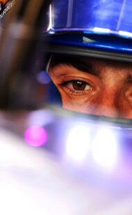 Sainz's Realistic 2025 Outlook for Williams: Downplaying Testing Results