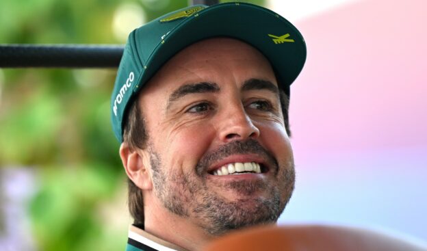 Alonso Faces Career Crossroads: Aston Martin Contract in the Balance 1 Alonso Faces Career Crossroads: Aston Martin Contract in the Balance