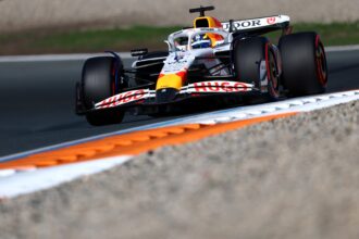 ZANDVOORT, PAESI BASSI - 30 AGOSTO: Isack Hadjar della Francia alla guida della (6) Visa Cash App Racing Bulls VCARB 02 in pista durante le qualifiche prima della F1 Gran Premio dei Paesi Bassi al Circuit Zandvoort il 30 agosto 2025 a Zandvoort, Paesi Bassi. (Foto di Clive Rose/Getty Images) // Getty Images / Red Bull Content Pool // SI202508300234 // Utilizzo solo per uso editoriale //