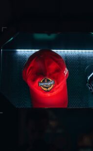 A viúva de Niki Lauda enfrenta desafios legais em meio a uma acirrada disputa pela herança.