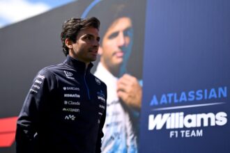 Sainz keeps options open despite Williams commitment