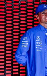 Russell desmiente las afirmaciones de que Antonelli es el favorito de Wolff.